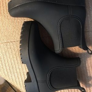 6.5 women’s rain boot